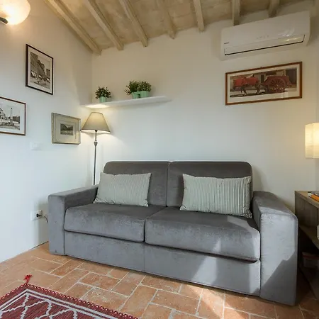 Poet's Nest Florencia