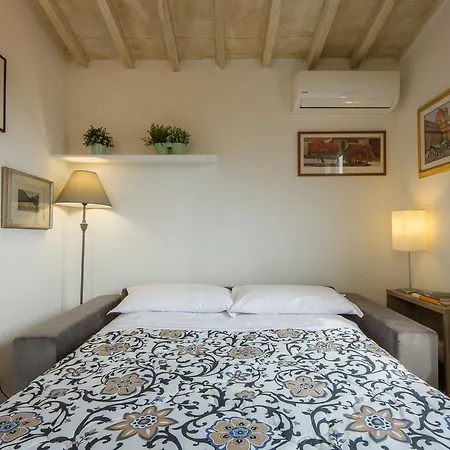 Poet's Nest Florencia