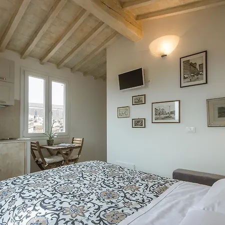Poet's Nest Florencia